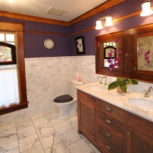 The Horsehead House master bathroom