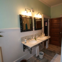 The Maple Leaf House master bathroom