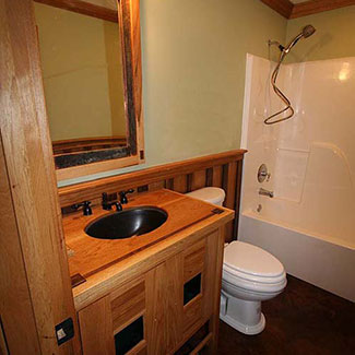 Lakehouse Rustic Bathroom